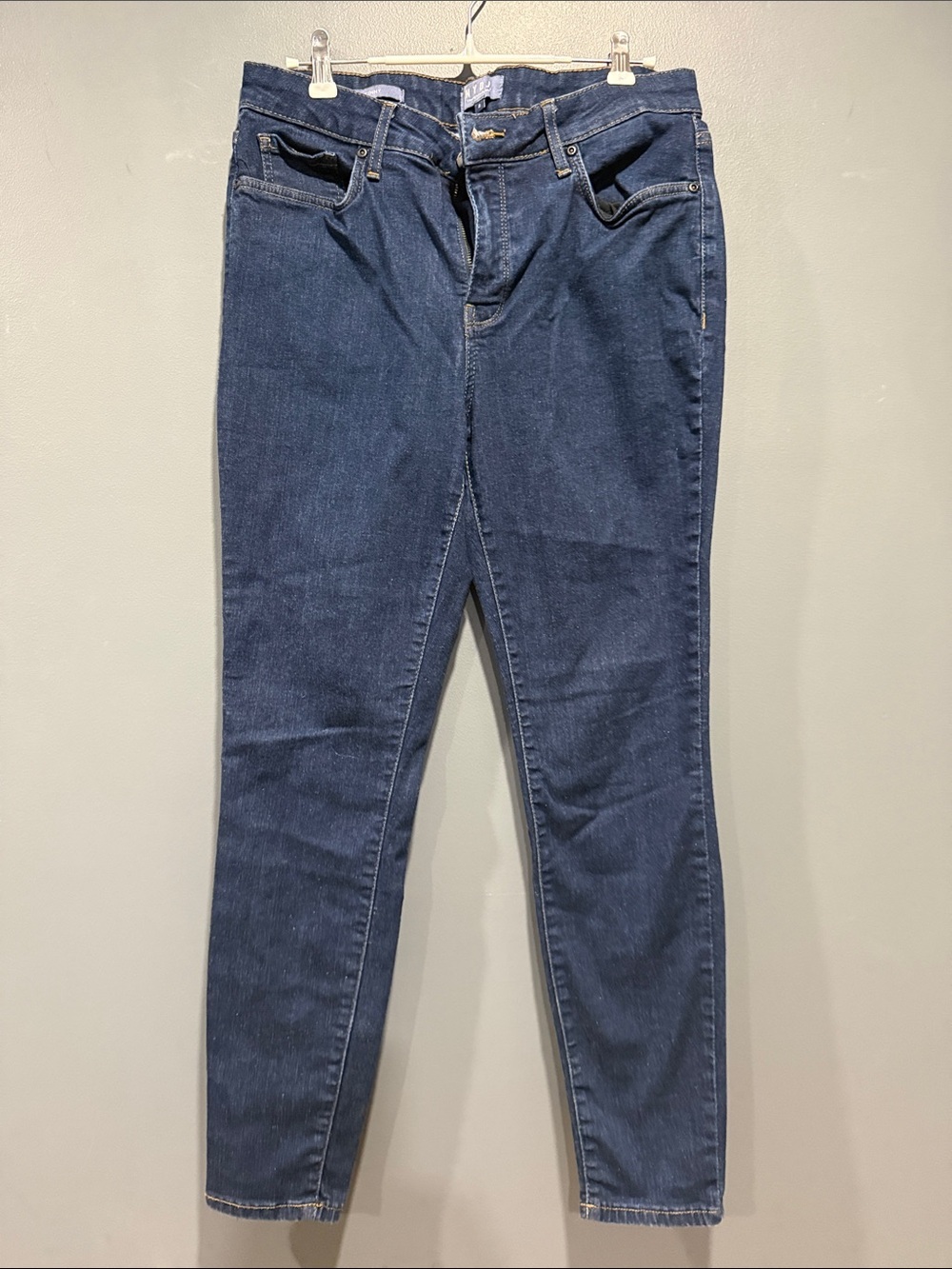 NYDJ Skinny ankle jeans Women’s size 8 Dark Wash Lift Tuck Technology Stretch